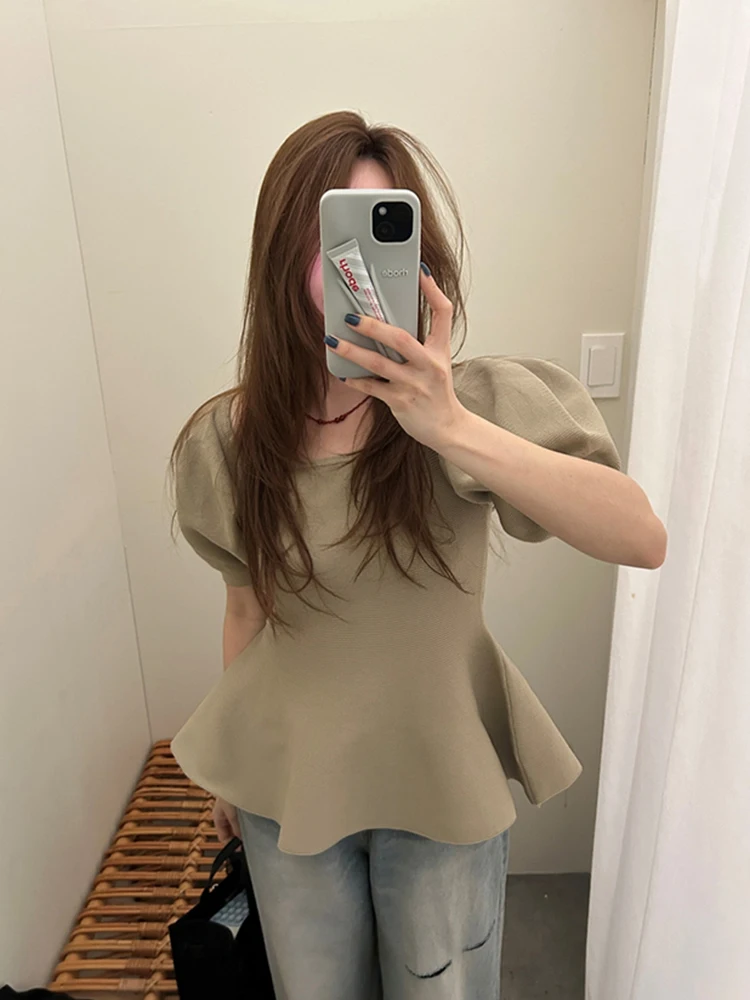 Gagarich Retro Anti-aging Flower Bud Hem Bubble Sleeve Knitted Sweater Women Summer New Style Niche Slim Fit Slimming Top
Gagarich Retro Anti-aging Flower Bud Hem Bubble Sleeve Knitted Sweater Women Summer New Style Niche Slim Fit Slimming Top