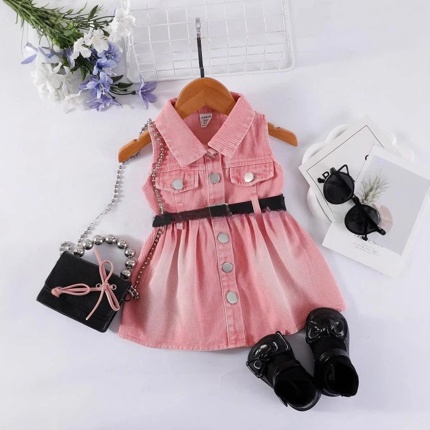 Стильный детский комплект из двух предметов для девочек, джинсовое платье с воротником, передние карманы, металлические пуговицы, черный пояс, детская повседневная юбка
Стильный детский комплект из двух предметов для девочек, джинсовое платье с воротником, передние карманы, металлические пуговицы, черный пояс, детская повседневная юбка