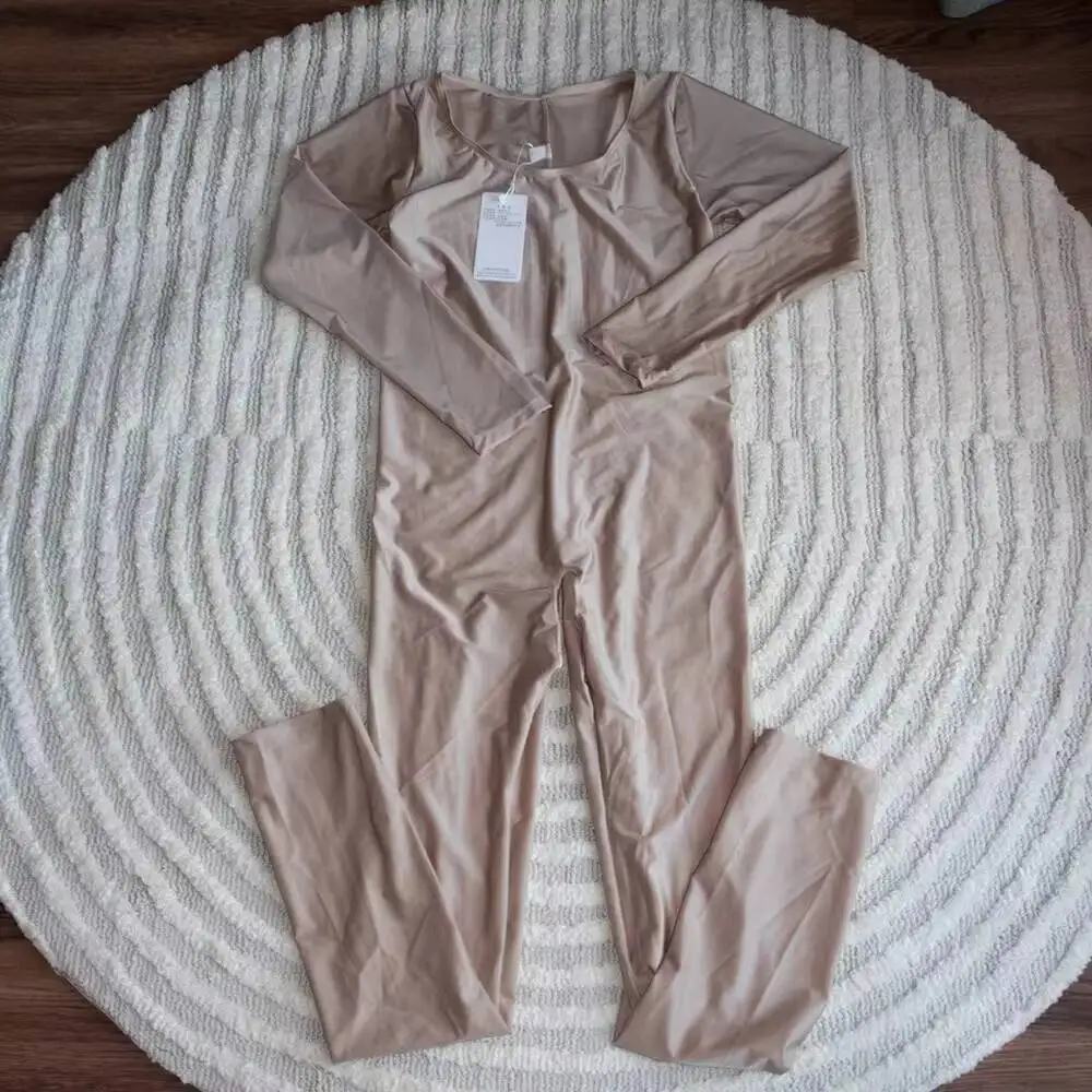 Сексуальный Блестящий глянцевый атласный Облегающий комбинезон, гладкие леггинсы с длинным рукавом и открытой промежностью, спортивная одежда для бега, боди, костюмы для женщин, комбинезон
Сексуальный Блестящий глянцевый атласный Облегающий комбинезон, гладкие леггинсы с длинным рукавом и открытой промежностью, спортивная одежда для бега, боди, костюмы для женщин, комбинезон