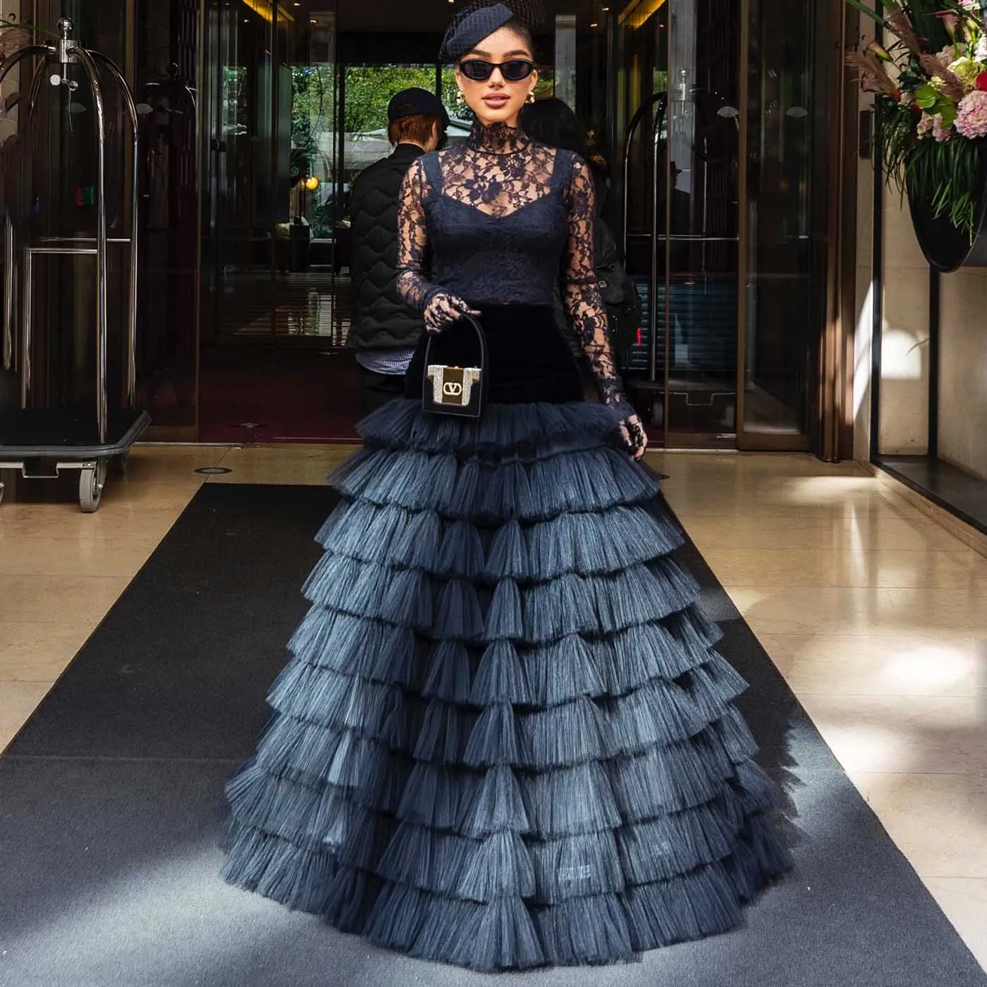 Elegance Black Maxi Skirt High Waist Layered Tulle Velvet Evening Party Skirt Women Outfit Zipper Tiered Tulle Skirt Long Tutu
Elegance Black Maxi Skirt High Waist Layered Tulle Velvet Evening Party Skirt Women Outfit Zipper Tiered Tulle Skirt Long Tutu