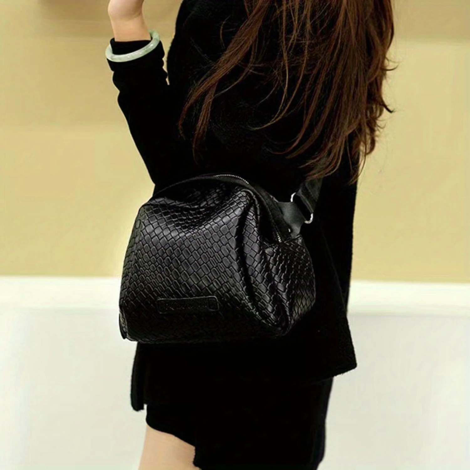 Fashionable Shell Bag, Casual Chic Crossbody Purse, Lightweight PU Leather Wallets Mushroom bag Drawstring bag Makeup Shoe bag
Fashionable Shell Bag, Casual Chic Crossbody Purse, Lightweight PU Leather Wallets Mushroom bag Drawstring bag Makeup Shoe bag