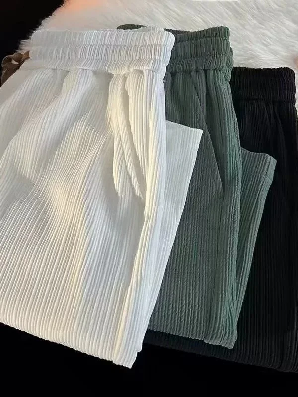 Loose Men's Summer Sporty Ice Silk Shorts Thin Five-Point Pants Trendy plus Size Polyester Fiber Casual Male Fashion Shorts
Loose Men's Summer Sporty Ice Silk Shorts Thin Five-Point Pants Trendy plus Size Polyester Fiber Casual Male Fashion Shorts