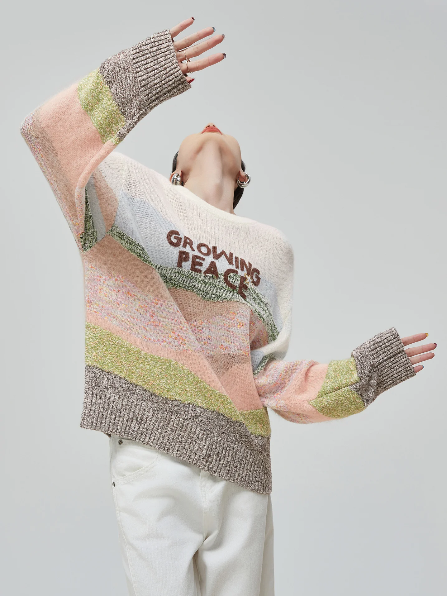 Мягкий женский вязаный свитер с длинными рукавами, разноцветный, с бахромой, в корейском стиле, повседневный, модный, из полиэфирного волокна
Мягкий женский вязаный свитер с длинными рукавами, разноцветный, с бахромой, в корейском стиле, повседневный, модный, из полиэфирного волокна