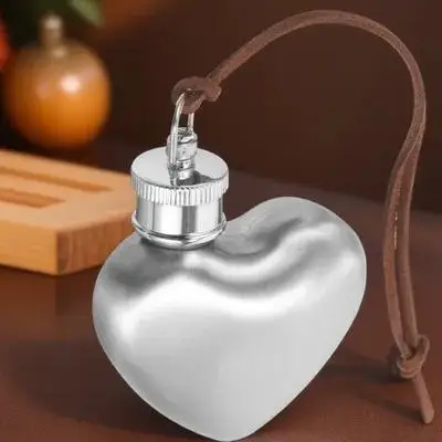 Convenient Portable Hip Flask for Wine Stainless Steel Flask for Men Outdoor Travel Small Heart Shaped Liquor Container Flasks
Convenient Portable Hip Flask for Wine Stainless Steel Flask for Men Outdoor Travel Small Heart Shaped Liquor Container Flasks