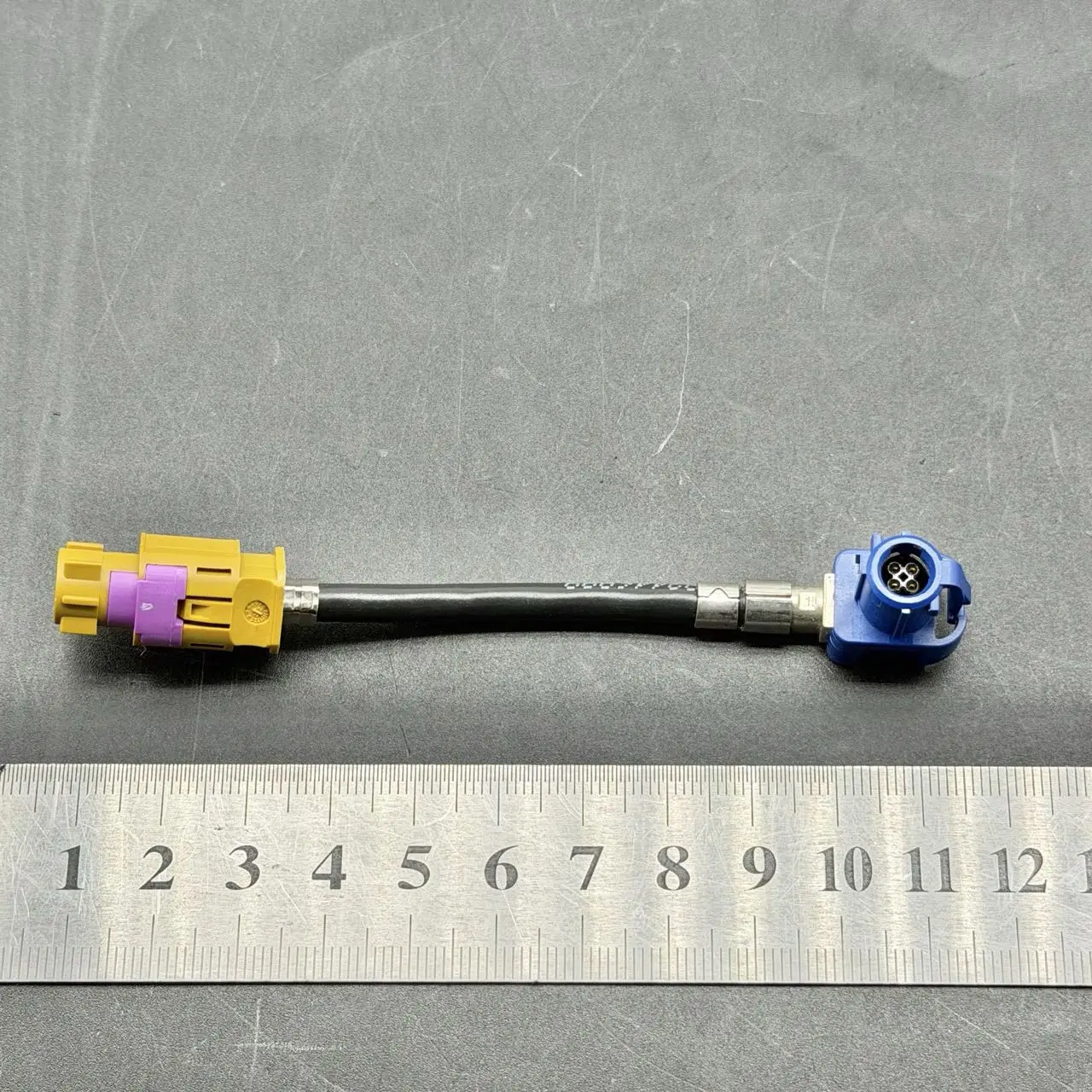For Ford LINCOLN SYNC3 LVDS Video Host Screen Connection Cable 1pcs
For Ford LINCOLN SYNC3 LVDS Video Host Screen Connection Cable 1pcs