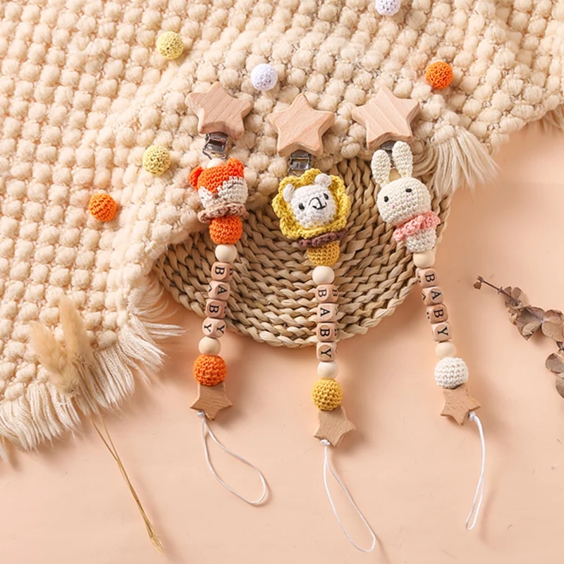 Деревянная цепочка-прорезыватель для пустышки с кроликом и бусинами-буквами, настраиваемая, с креплением-клипсой, для новорожденных, подарок
Деревянная цепочка-прорезыватель для пустышки с кроликом и бусинами-буквами, настраиваемая, с креплением-клипсой, для новорожденных, подарок