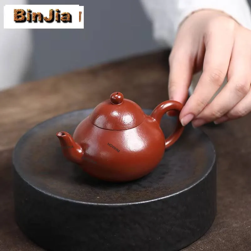 90ml Creative Yixing Purple Clay Teapots Handmade Short Pyriform Pot Raw Ore Zhu Mud Kettle With Infuser Zisha Tea Set Tea Craft
90ml Creative Yixing Purple Clay Teapots Handmade Short Pyriform Pot Raw Ore Zhu Mud Kettle With Infuser Zisha Tea Set Tea Craft