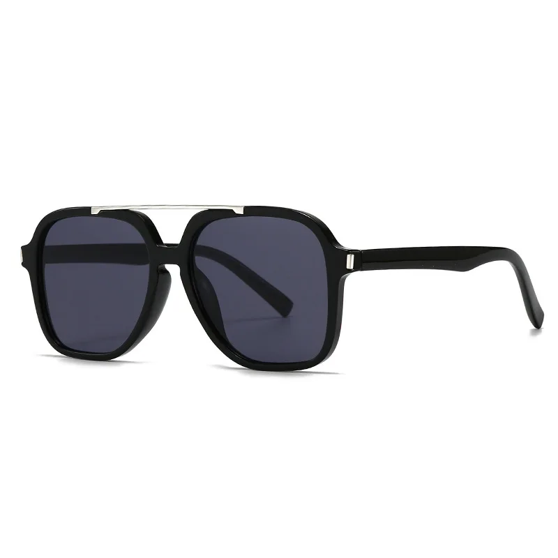 Роскошные брендовые дизайнерские солнцезащитные очки большого размера для женщин и мужчин, модные оттенки, трендовые уличные солнцезащитные очки с заклепками UV400
Роскошные брендовые дизайнерские солнцезащитные очки большого размера для женщин и мужчин, модные оттенки, трендовые уличные солнцезащитные очки с заклепками UV400