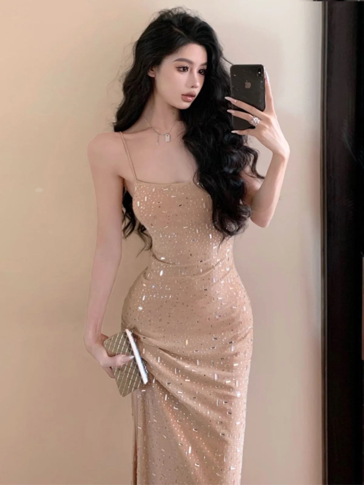 Женское летнее облегающее платье с пайетками и бретелями, для дня рождения, вечеринки, с юбкой, облегающей бедра, весенняя мода
Женское летнее облегающее платье с пайетками и бретелями, для дня рождения, вечеринки, с юбкой, облегающей бедра, весенняя мода