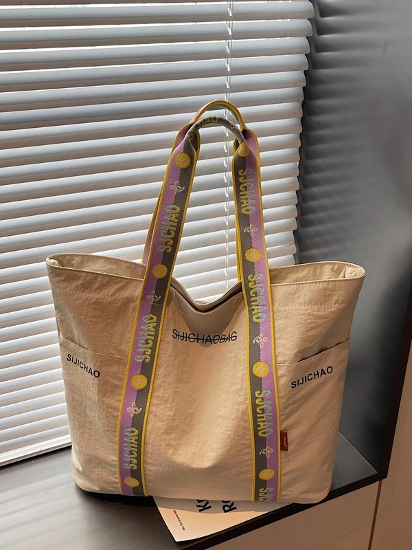 KVKY New Simple Canvas Tote Bag Women's Faion Casual Commuter Bag Large Capaci Class Single oulder Bag Street Cool Sle
KVKY New Simple Canvas Tote Bag Women's Faion Casual Commuter Bag Large Capaci Class Single oulder Bag Street Cool Sle