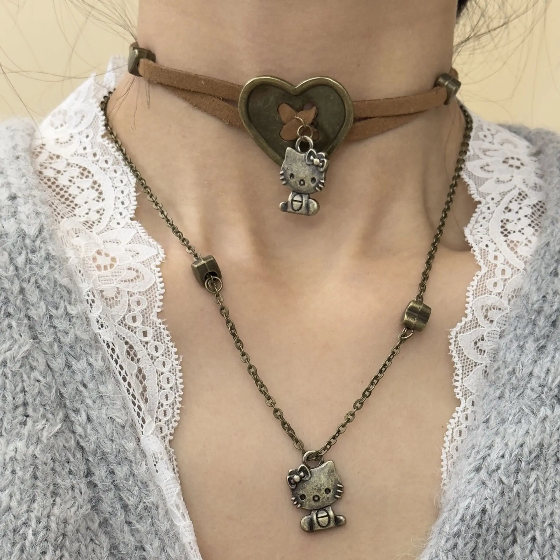 Hello Kitty Necklace Bronze Color Cute Fashion Versatile Ornaments New Originality Melard Color Scheme Accessories
Hello Kitty Necklace Bronze Color Cute Fashion Versatile Ornaments New Originality Melard Color Scheme Accessories