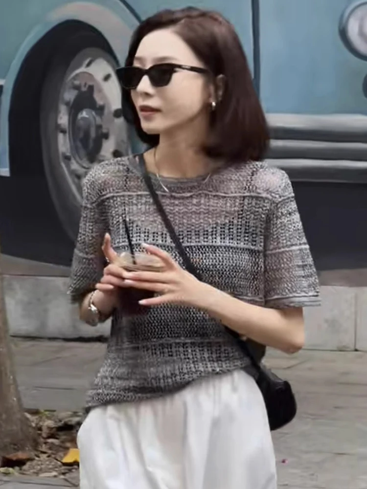 Unique Korean Style Lightweight Hollow out Knitted Linen Short Sleeve Grey T-Shirt Fashionable Top for Women Commute Style
Unique Korean Style Lightweight Hollow out Knitted Linen Short Sleeve Grey T-Shirt Fashionable Top for Women Commute Style