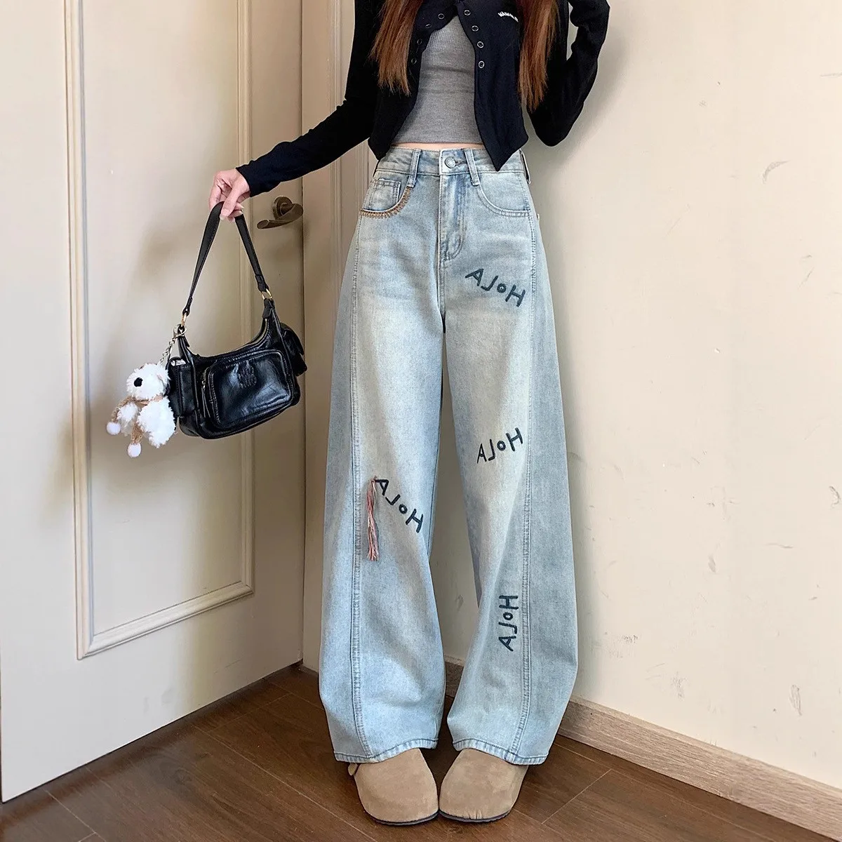 Fashionable Embroidered High Waist Wide Leg Jeans Women's Spring Autumn Loose Fit Slimming Straight Cut Denim Pants
Fashionable Embroidered High Waist Wide Leg Jeans Women's Spring Autumn Loose Fit Slimming Straight Cut Denim Pants