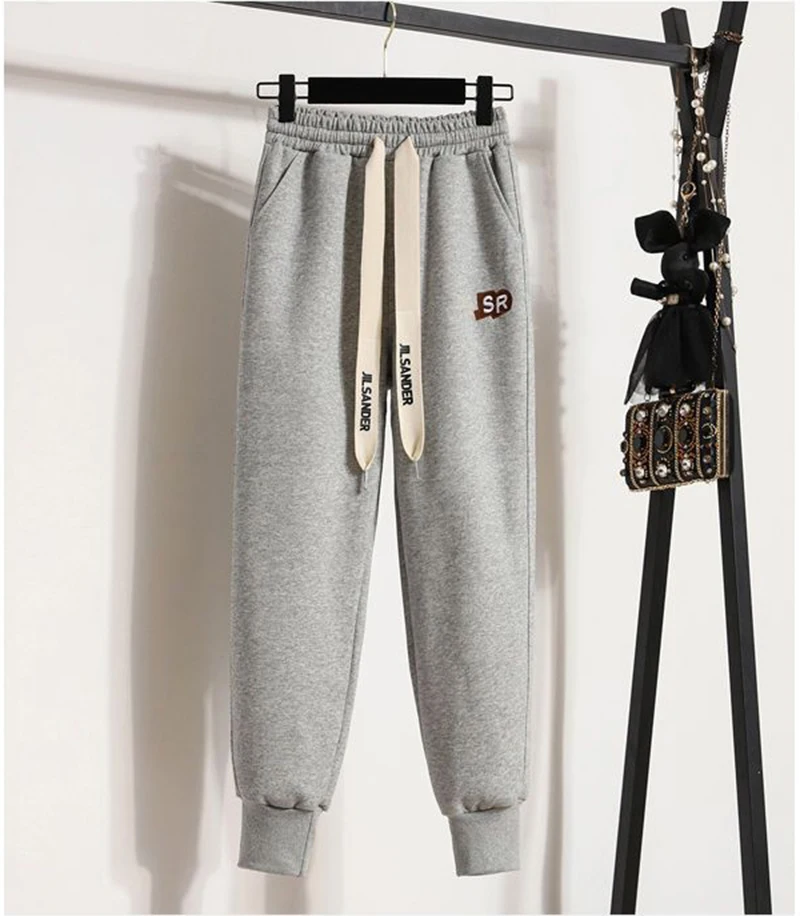 2023 Winter Autumn New Fashion Womens Elastic Waist Loose Pants Pocket Casual Harem Pants Female Sports Trousers
2023 Winter Autumn New Fashion Womens Elastic Waist Loose Pants Pocket Casual Harem Pants Female Sports Trousers