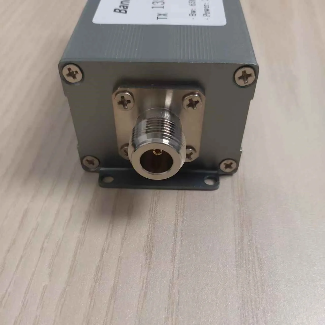 Bandpass filter 135-200MHz filter for communication wireless reactance interference 20W N socket
Bandpass filter 135-200MHz filter for communication wireless reactance interference 20W N socket