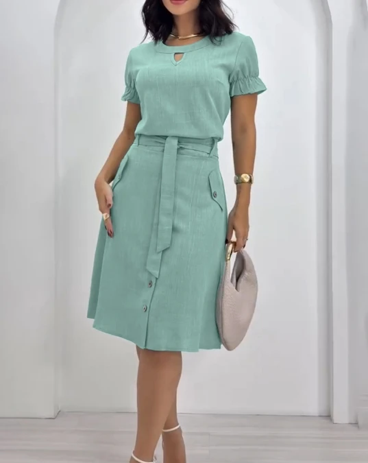 Women's Dress Summer 2025 Fashion Round Neck Short Sleeve Hollow-Out Top Casual Button Pocket Dress with Belt
Women's Dress Summer 2025 Fashion Round Neck Short Sleeve Hollow-Out Top Casual Button Pocket Dress with Belt
