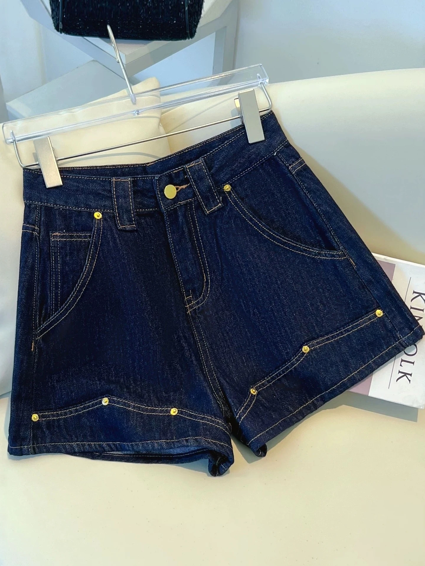 High Waist Wide Leg Denim Shorts Women's Slimming A-Line Hot Pants Summer Thin Design Casual Washed Jeans High Waist Shorts
High Waist Wide Leg Denim Shorts Women's Slimming A-Line Hot Pants Summer Thin Design Casual Washed Jeans High Waist Shorts