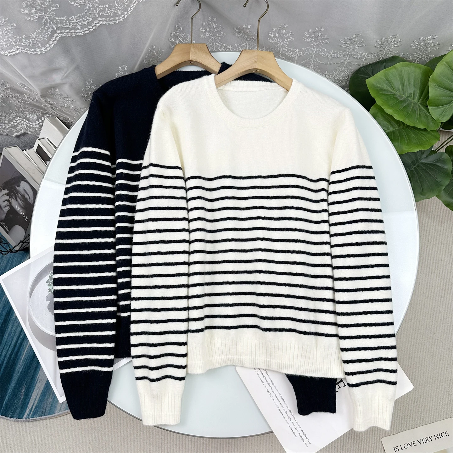 Classic Striped round Neck Pullover Knitwear Women's Comfortable Fit Long Sleeve Casual Style Commute Fashion Knitted Sweater
Classic Striped round Neck Pullover Knitwear Women's Comfortable Fit Long Sleeve Casual Style Commute Fashion Knitted Sweater