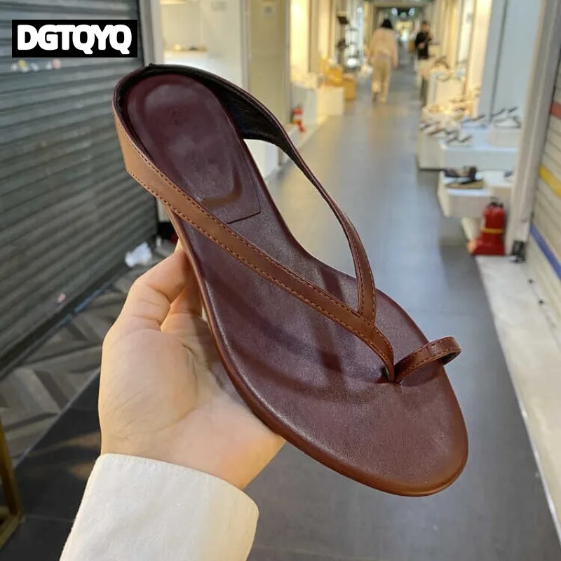 Women's Minimalist Thin Strap Sandals 2026 New Summer Flip Flops Elegant Clip Toe Flat Slides Casual Beach Shoes for Ladies
Women's Minimalist Thin Strap Sandals 2026 New Summer Flip Flops Elegant Clip Toe Flat Slides Casual Beach Shoes for Ladies