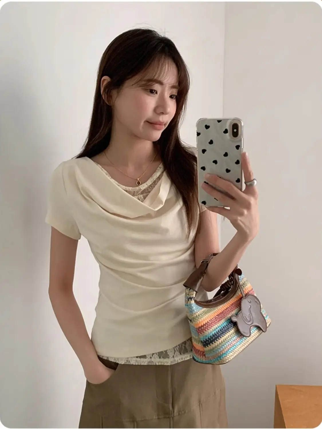 French Temperament Swinging Collar High-end Short-sleeved Women's T-shirt New Summer Slim-fit Shoulder Top
French Temperament Swinging Collar High-end Short-sleeved Women's T-shirt New Summer Slim-fit Shoulder Top