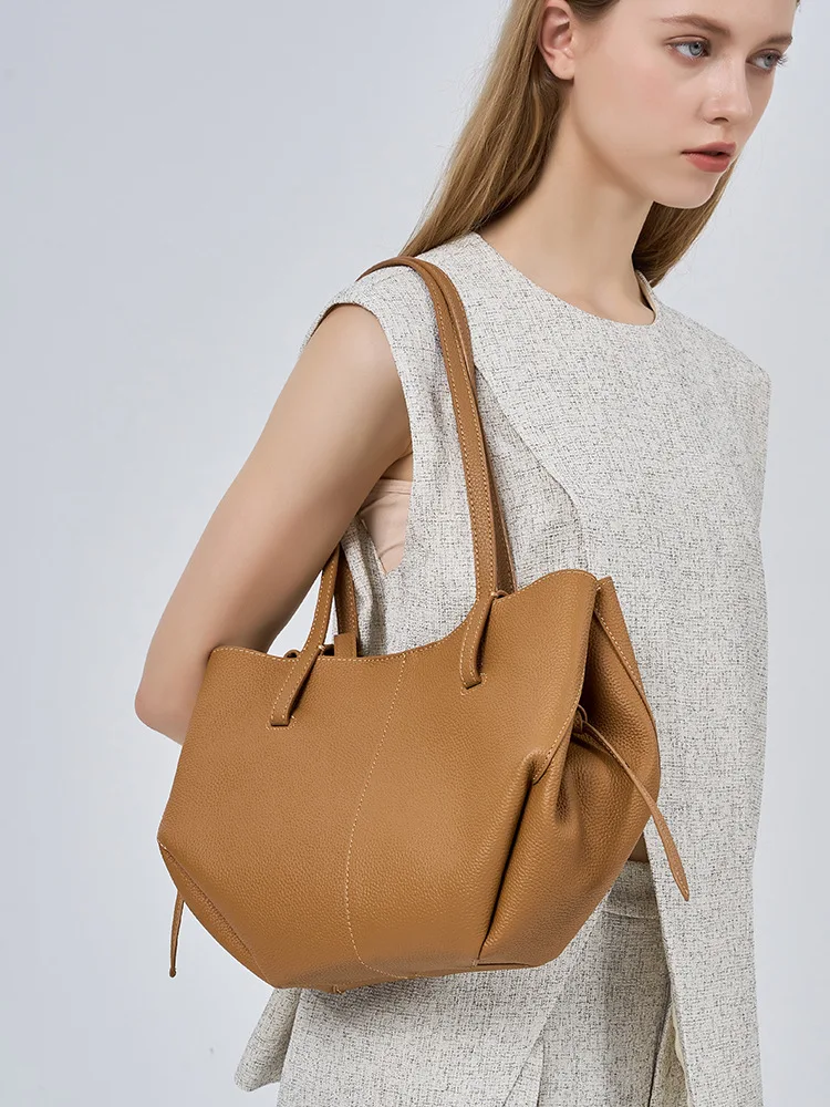 Women Real Leather Soft Tote Bag Lightweight Large Capacity Shoulder Bag Ladies Casual Handbag For Office Work Daily Travel
Women Real Leather Soft Tote Bag Lightweight Large Capacity Shoulder Bag Ladies Casual Handbag For Office Work Daily Travel