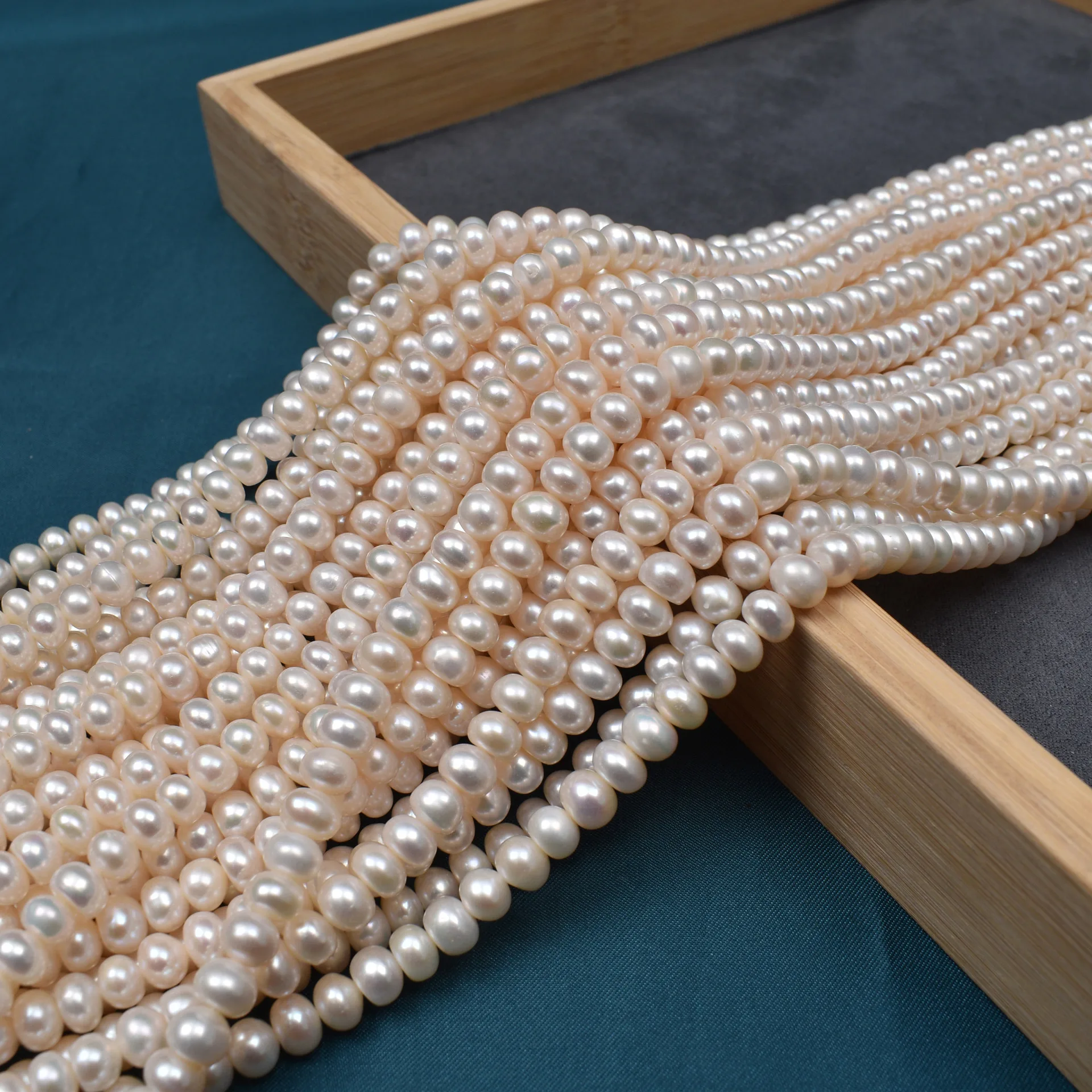 6mm High-Luster Flat Beads Approx Natural Freshwater Pearl Necklace Bracelet Semi-Finished DIY Accessories Raw Materials Women
6mm High-Luster Flat Beads Approx Natural Freshwater Pearl Necklace Bracelet Semi-Finished DIY Accessories Raw Materials Women