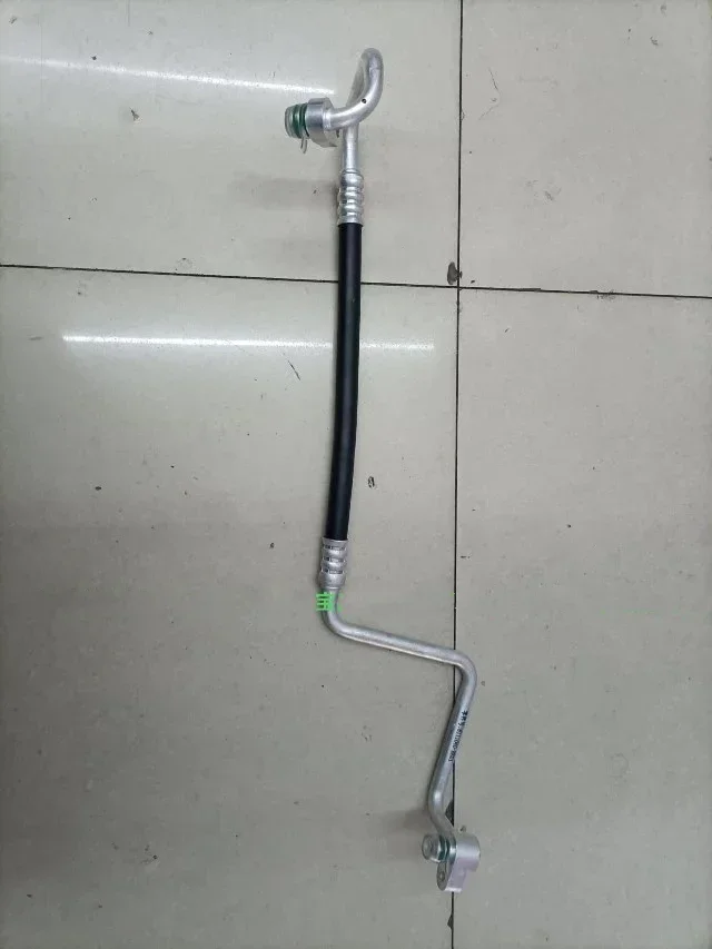 Air-conditioning compressor Discharge pipe for CHANGAN CS15 Outlet hose 8111040-BE01
Air-conditioning compressor Discharge pipe for CHANGAN CS15 Outlet hose 8111040-BE01