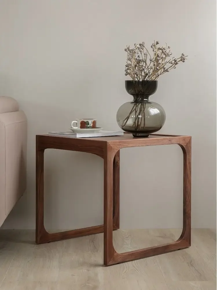 Sofa edge with wheels/storage floor rack Solid wood edge small unit storage rack Simple storage rack in the living room
Sofa edge with wheels/storage floor rack Solid wood edge small unit storage rack Simple storage rack in the living room