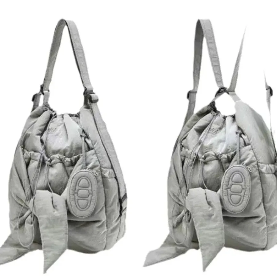 Korean fashion niche cloud bag comfortable casual bow tie single shoulder can be dual-shoulder commuting photo dual-use bag
Korean fashion niche cloud bag comfortable casual bow tie single shoulder can be dual-shoulder commuting photo dual-use bag