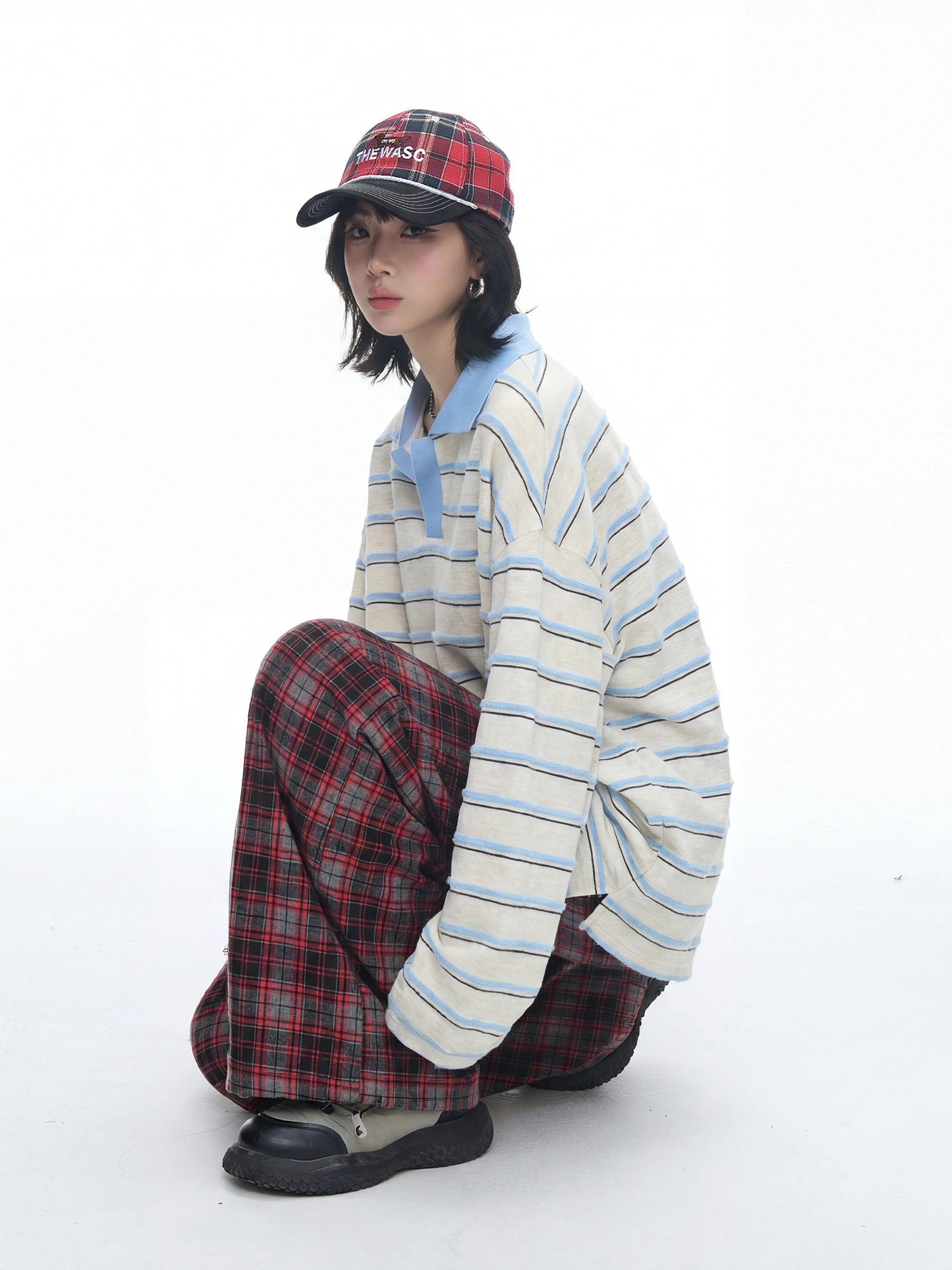 Американская женская футболка с длинным рукавом и V-образным вырезом в полоску, весна-лето, свободная, универсальная, базовая, для ношения как верхняя одежда или под низ, топ
Американская женская футболка с длинным рукавом и V-образным вырезом в полоску, весна-лето, свободная, универсальная, базовая, для ношения как верхняя одежда или под низ, топ