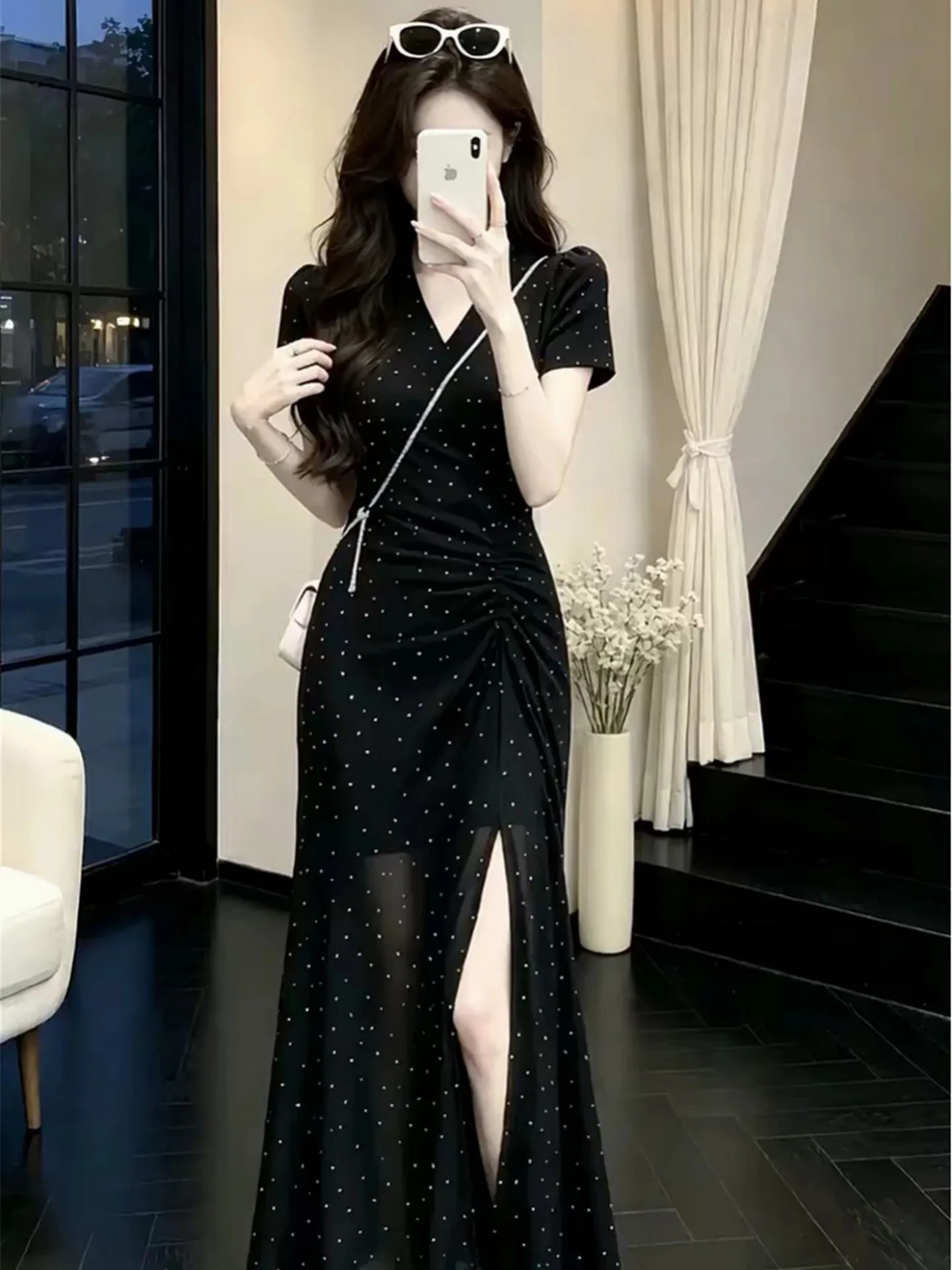 Black Polka Dot Women's Dress Waist Cinched V-Neck Long Summer New Style Korean Version Commute Softness Medium A-Line Skirt
Black Polka Dot Women's Dress Waist Cinched V-Neck Long Summer New Style Korean Version Commute Softness Medium A-Line Skirt