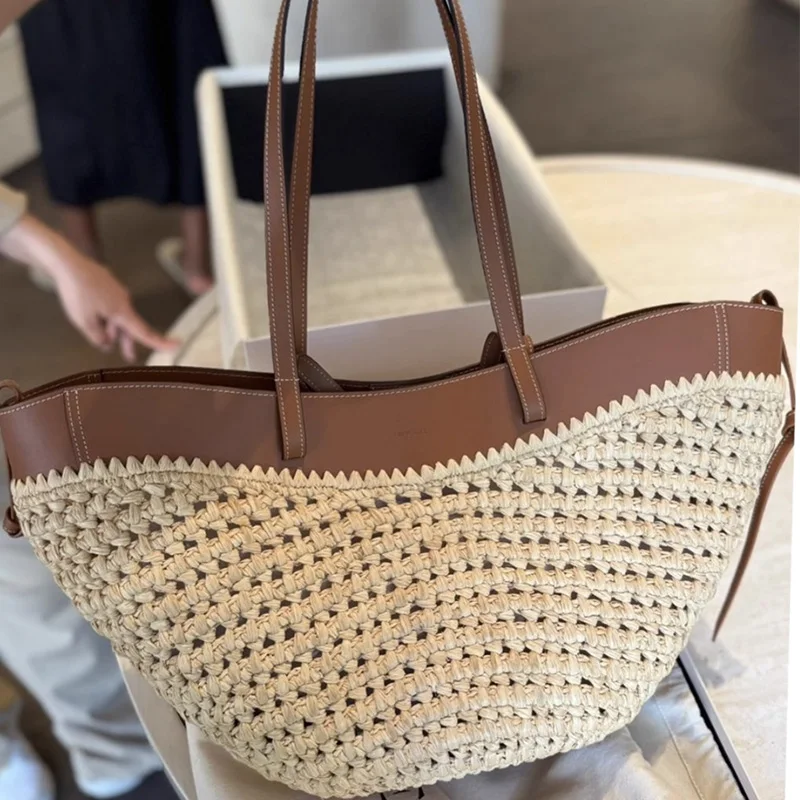 Brand Hollow Woven Beach Bag Niche Fashion Shoulder Underarm Bag Large Capacity High-end Stitching Tote Bag Women's Bucket Bag
Brand Hollow Woven Beach Bag Niche Fashion Shoulder Underarm Bag Large Capacity High-end Stitching Tote Bag Women's Bucket Bag