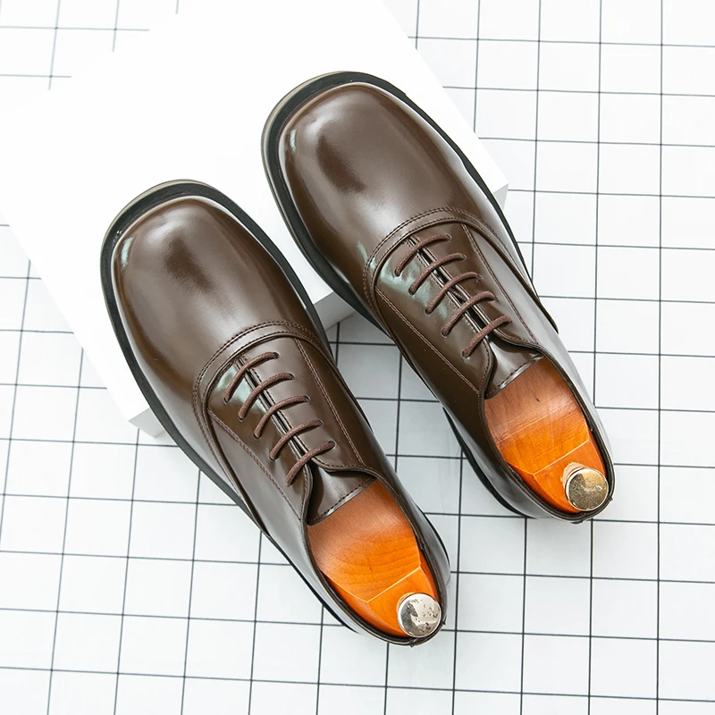 High Quality Men's Comfortable Lace Up Square Toe Business Casual Leather Shoes Fashionable Brand Men's Breathable Oxford Shoes
High Quality Men's Comfortable Lace Up Square Toe Business Casual Leather Shoes Fashionable Brand Men's Breathable Oxford Shoes