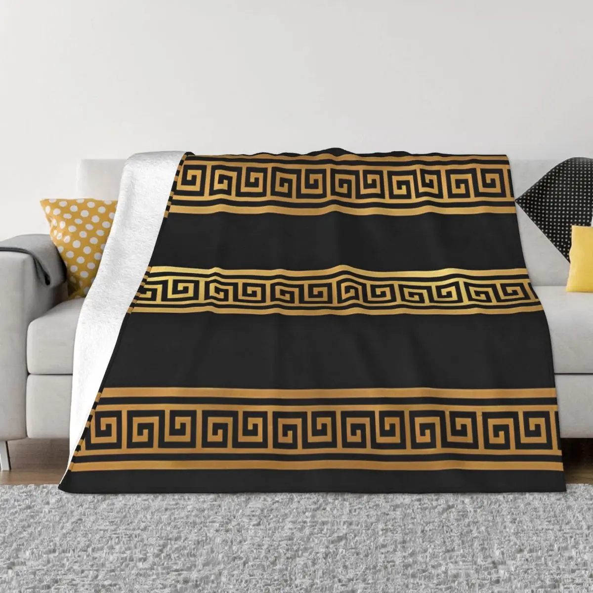 Роскошные черные, золотые, греческие ключи, покрывало на диван, флисовое всесезонное портативное тонкое покрывало для кровати, постельное белье
Роскошные черные, золотые, греческие ключи, покрывало на диван, флисовое всесезонное портативное тонкое покрывало для кровати, постельное белье