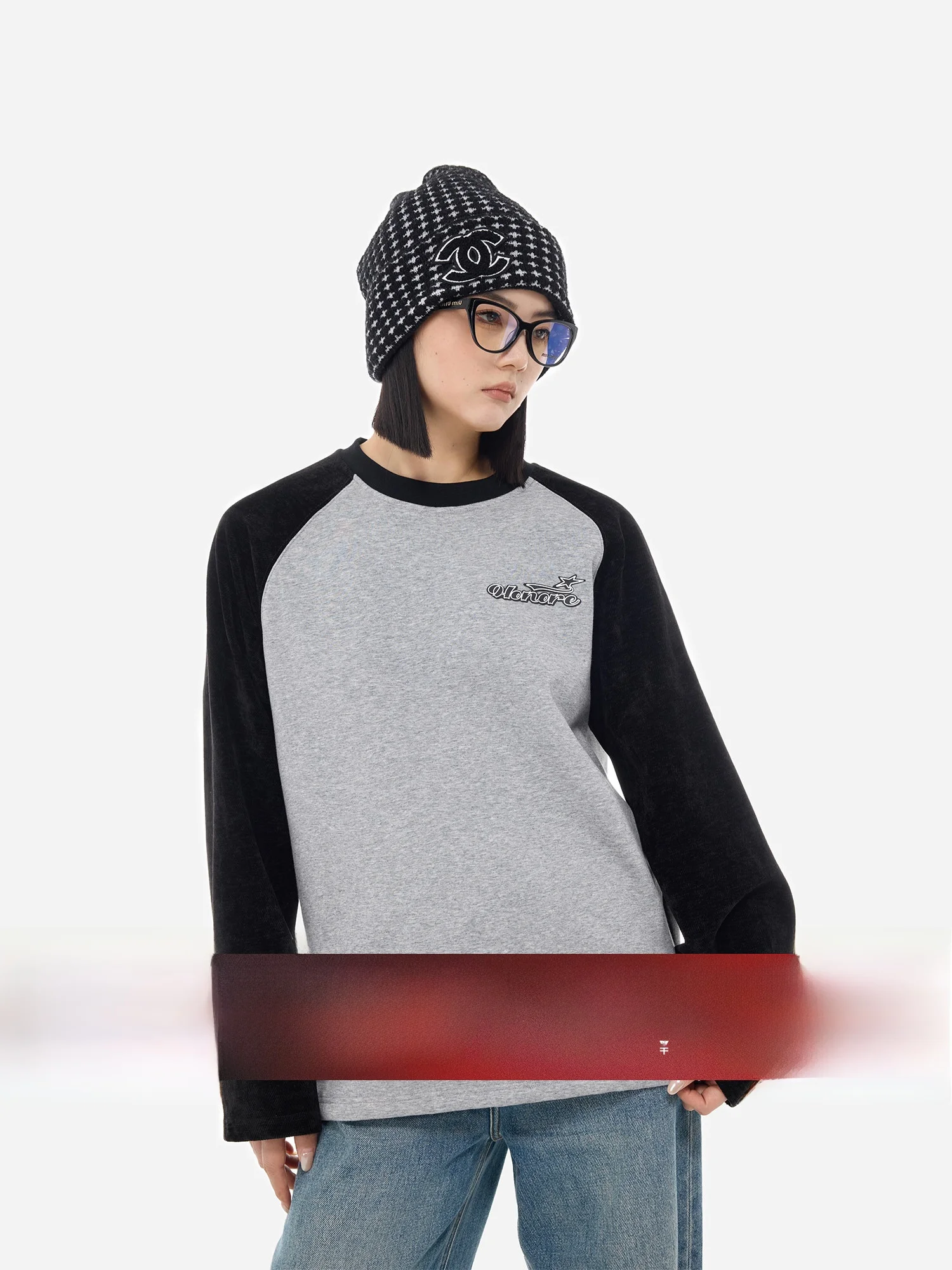 Удобная уличная спортивная толстовка-худи с цветными вставками из вельвета от E Original Comet Series для молодых женщин
Удобная уличная спортивная толстовка-худи с цветными вставками из вельвета от E Original Comet Series для молодых женщин