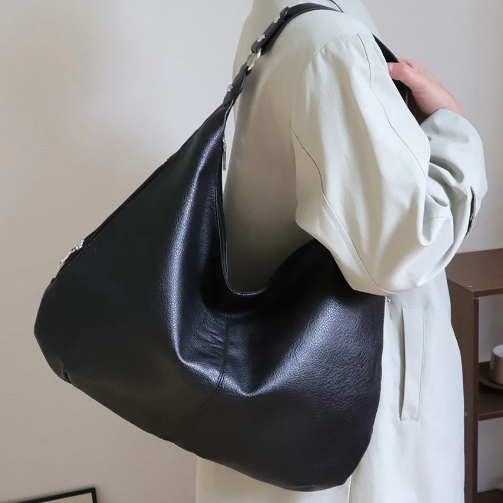 New Vintage Style Shoulder Bag Waterproof Large Capacity Handbag Zipper PU Leather Underarm Bag Daily Fashion
New Vintage Style Shoulder Bag Waterproof Large Capacity Handbag Zipper PU Leather Underarm Bag Daily Fashion
