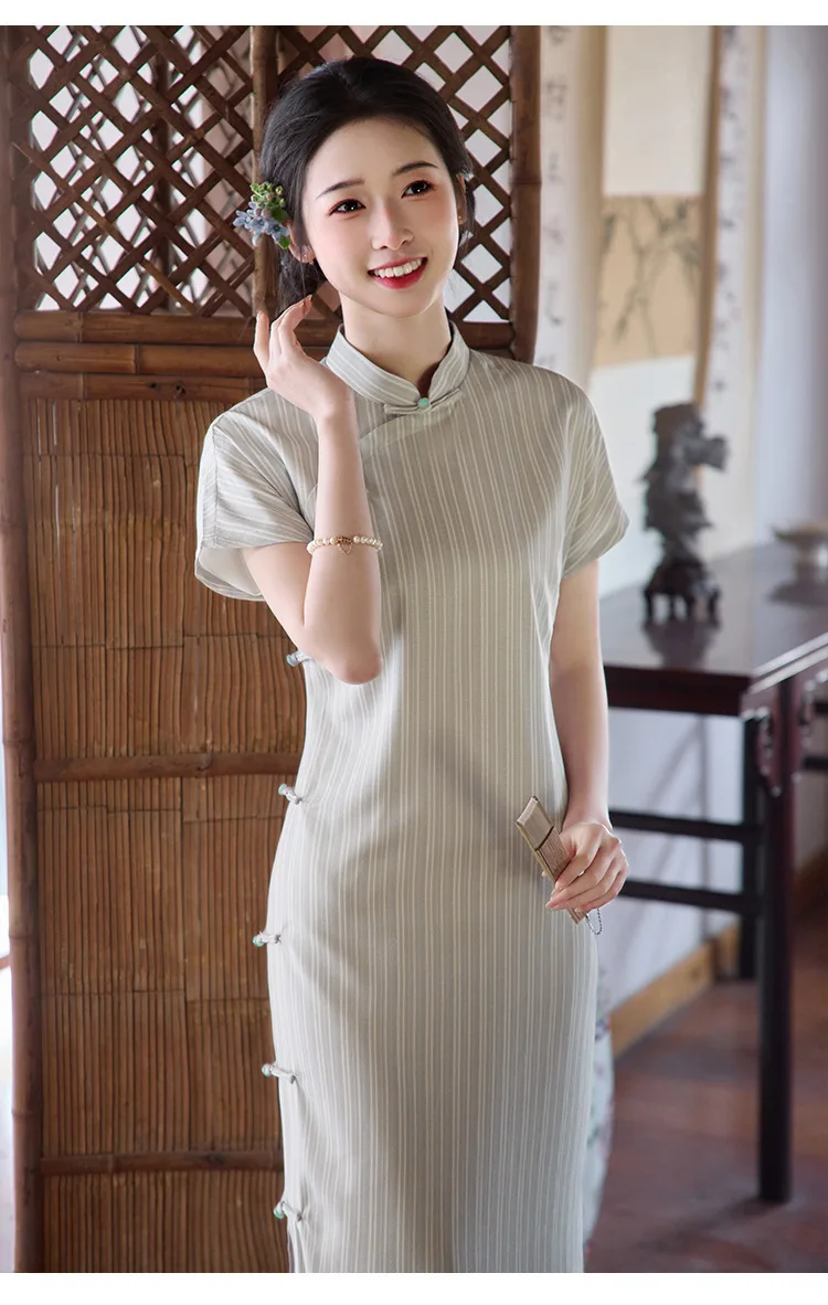 Вечернее платье Cheongsam в китайском стиле, женское атласное вечернее платье в полоску с воротником-стойкой в стиле ретро, Qipao
Вечернее платье Cheongsam в китайском стиле, женское атласное вечернее платье в полоску с воротником-стойкой в стиле ретро, Qipao