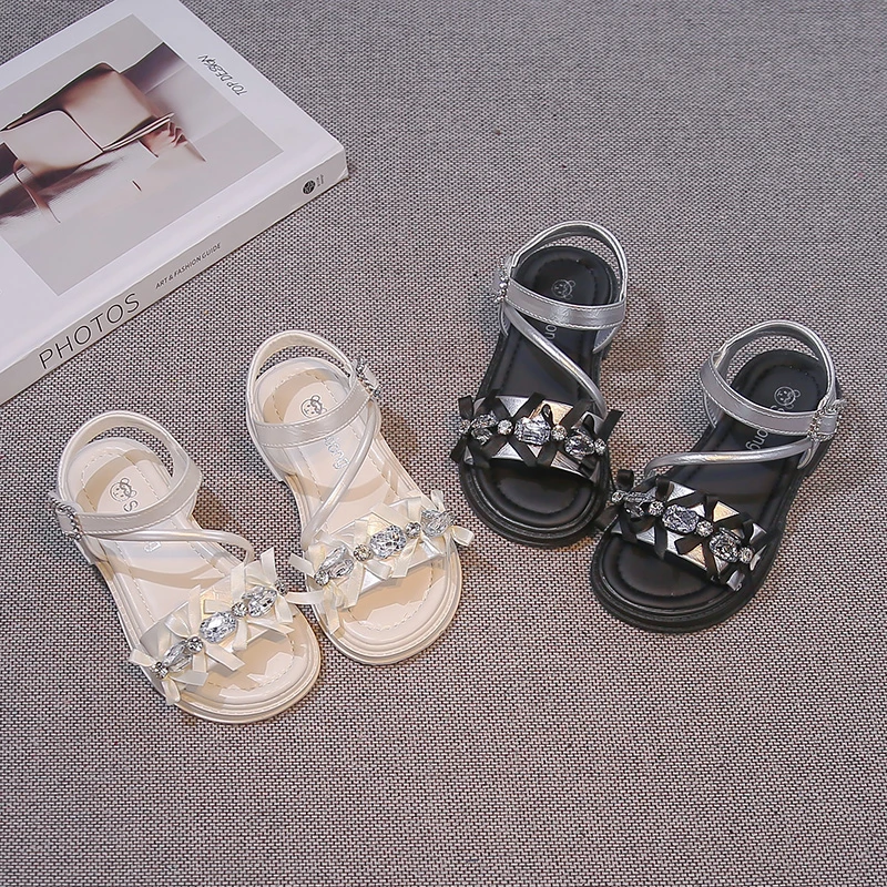 Kids Beach Shoes Open Toes Shiny Crystal Girls Sandals Soft Non-slip 2026 Summer New Children Princess Shoes Trendy Versatile
Kids Beach Shoes Open Toes Shiny Crystal Girls Sandals Soft Non-slip 2026 Summer New Children Princess Shoes Trendy Versatile