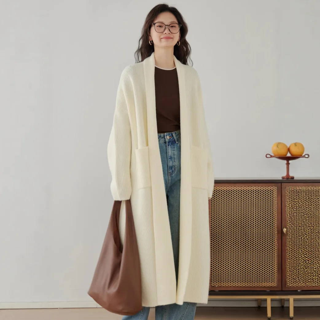 For women, autumn and winter stylish over-the-knee loose and versatile relaxed feel sweater coat. Long cardigan knitted sweater
For women, autumn and winter stylish over-the-knee loose and versatile relaxed feel sweater coat. Long cardigan knitted sweater