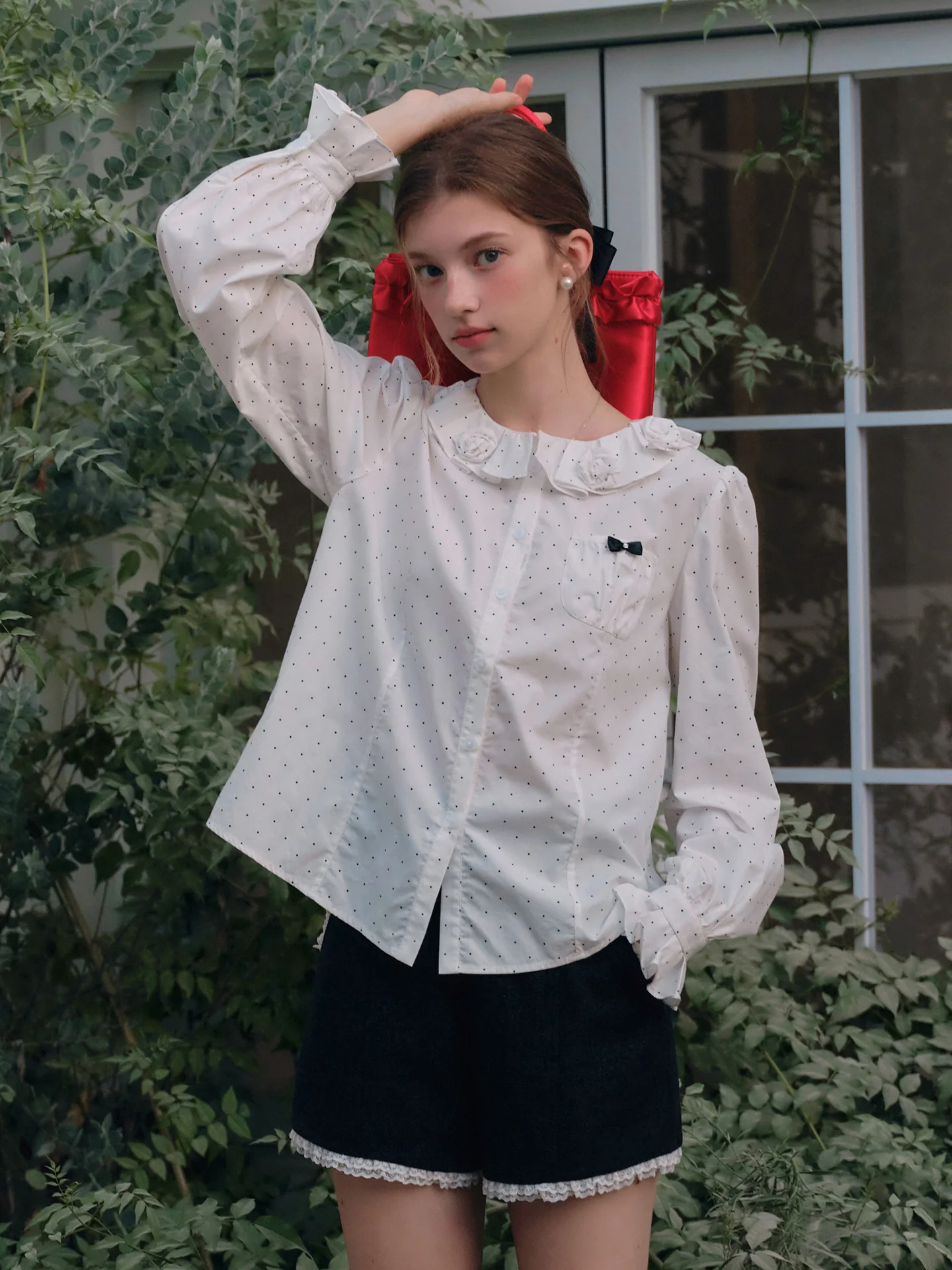 2026 Spring White Floral Collar Long Sleeve Women's Shirt Inner Polka Dot Doll Collar Top Commute Style Cotton Lyocell Blend
2026 Spring White Floral Collar Long Sleeve Women's Shirt Inner Polka Dot Doll Collar Top Commute Style Cotton Lyocell Blend