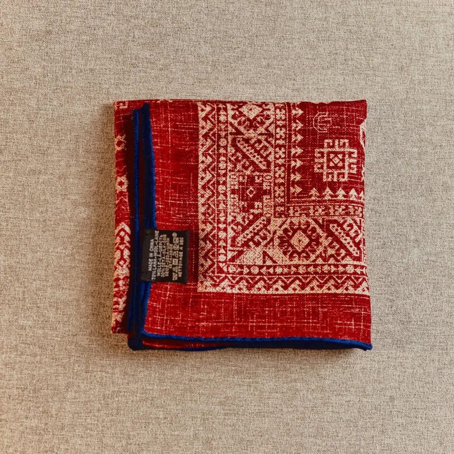 70% Wool 30% Silk Square Scarf for Women Luxury Brand Vintage Classic Red Paisley Print Neck Scarves Men Accessories
70% Wool 30% Silk Square Scarf for Women Luxury Brand Vintage Classic Red Paisley Print Neck Scarves Men Accessories