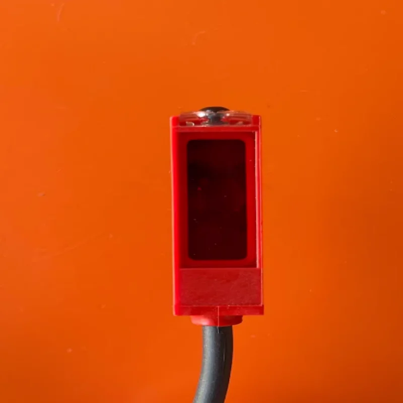 Совершенно новый оригинальный фотоэлектрический переключатель PRK5.H3/2N PRK5/4P PRK5/2N PRK3C.A3/2N PRK3C.T3/2N PRK3C.T3/6G
Совершенно новый оригинальный фотоэлектрический переключатель PRK5.H3/2N PRK5/4P PRK5/2N PRK3C.A3/2N PRK3C.T3/2N PRK3C.T3/6G