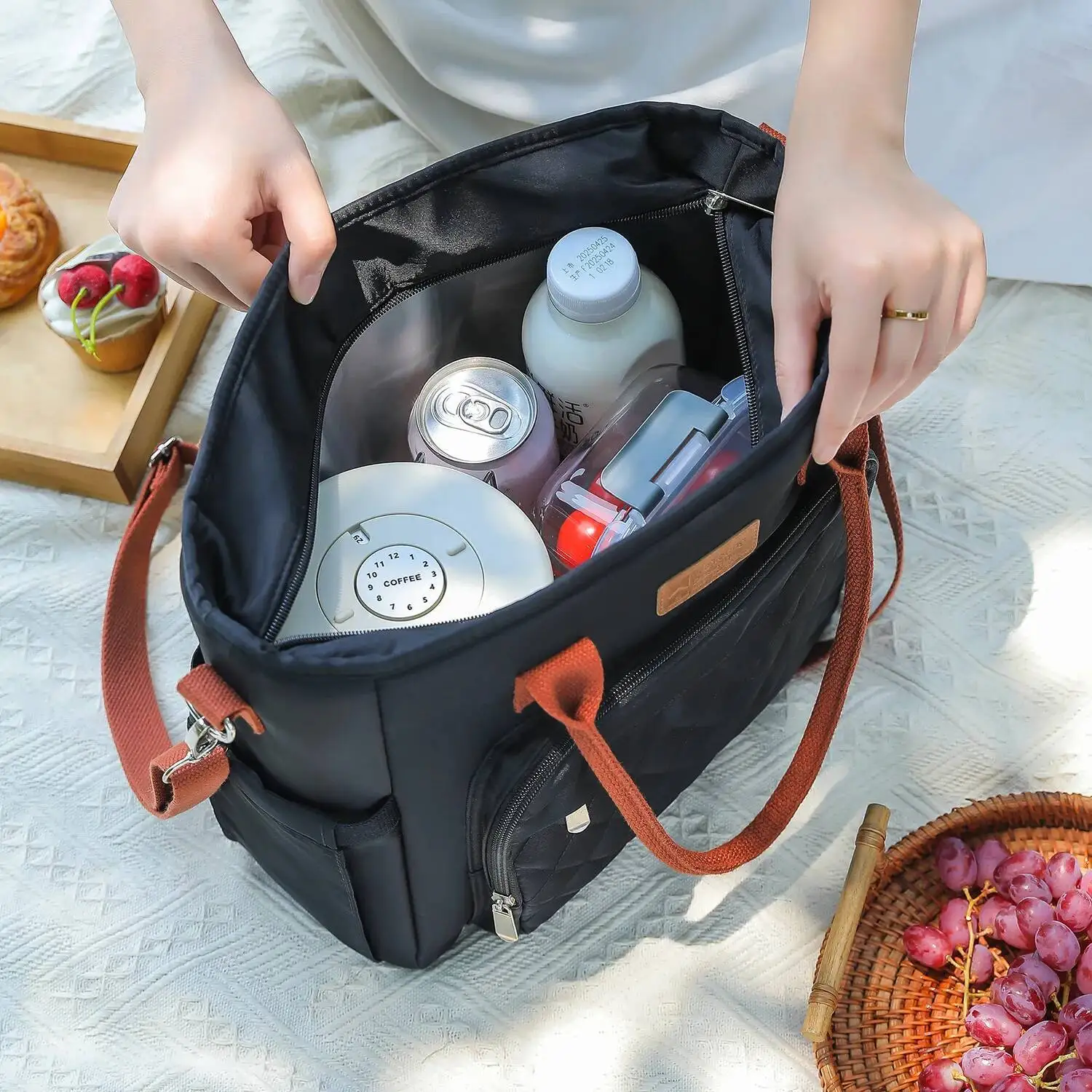 Large Capacity Travel Bag, High-Value Lunch Case 2025 New Handheld Mommy Bag For Mother And Baby,
Large Capacity Travel Bag, High-Value Lunch Case 2025 New Handheld Mommy Bag For Mother And Baby,