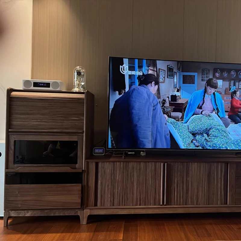 Боковой шкаф для телевизора из массива дерева североамериканского черного ореха
Боковой шкаф для телевизора из массива дерева североамериканского черного ореха