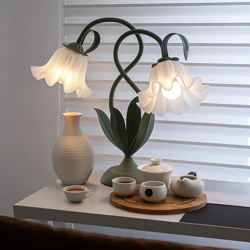 American Pastoral Style Creative Flower Adjustable Desk Lamp For Home Bedside Study Decorative Atmosphere Lighting Fixtu
American Pastoral Style Creative Flower Adjustable Desk Lamp For Home Bedside Study Decorative Atmosphere Lighting Fixtu