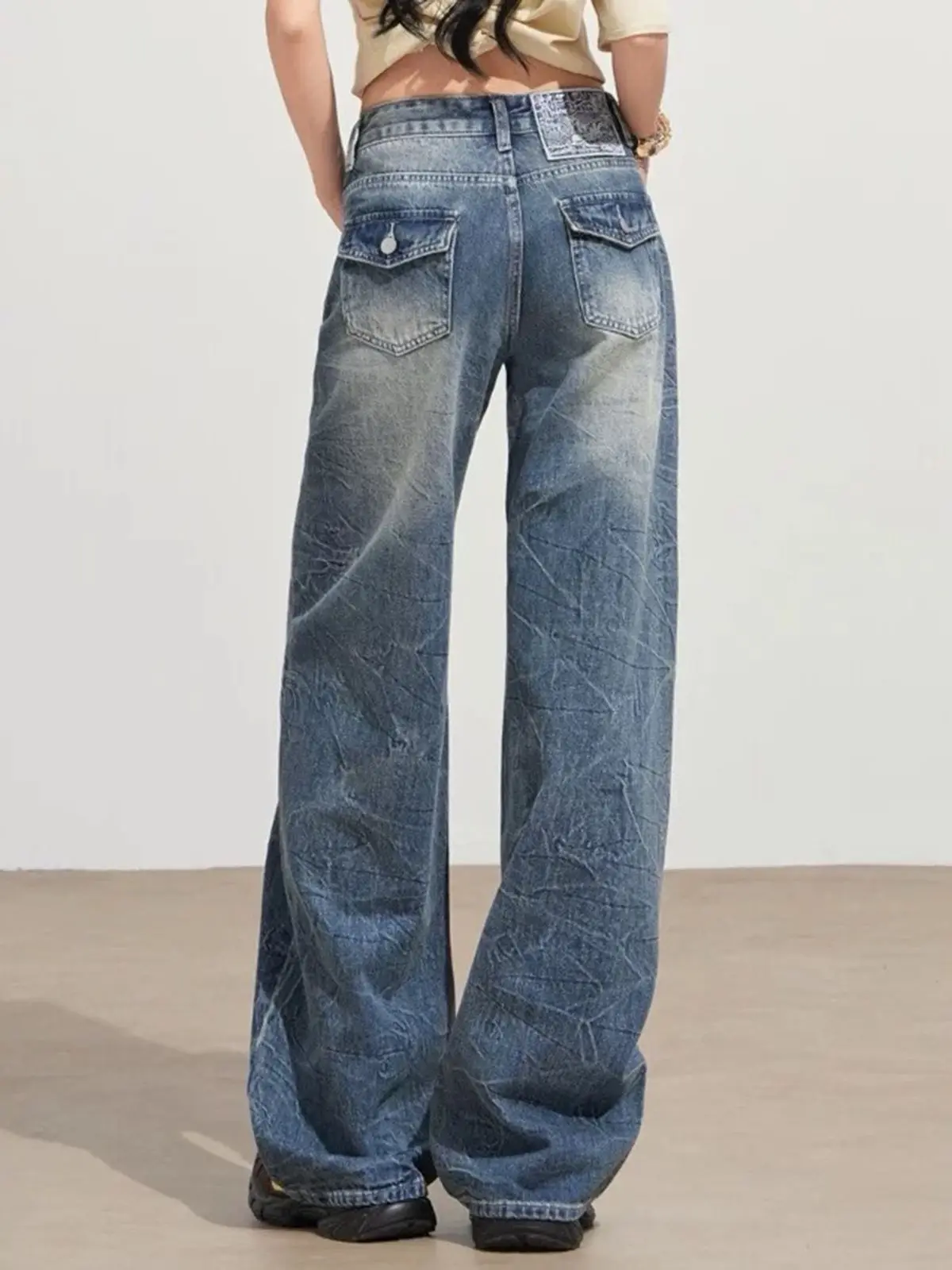 Y2K Low Waist Straight Leg Jeans Embroidered Washed Loose Wide Leg Spring Design for Women
Y2K Low Waist Straight Leg Jeans Embroidered Washed Loose Wide Leg Spring Design for Women