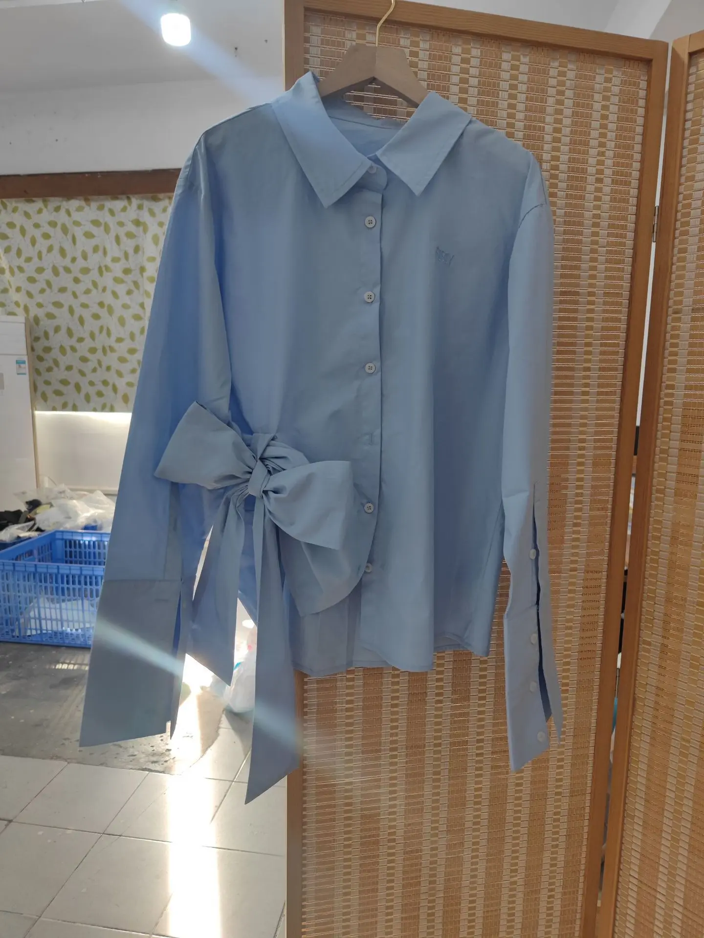 Gagarich 2025 Spring Long Sleeve Summer Sweet Bow Decoration Loose Long Sleeved Shirt A Collar Niche Single Breasted Blouse Top
Gagarich 2025 Spring Long Sleeve Summer Sweet Bow Decoration Loose Long Sleeved Shirt A Collar Niche Single Breasted Blouse Top