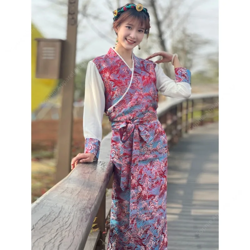 Ethnic Style Tibetan Robe Dress Women's Traditional Lhasa Gown Jacquard Long Dress Vintage Folk Costume
Ethnic Style Tibetan Robe Dress Women's Traditional Lhasa Gown Jacquard Long Dress Vintage Folk Costume