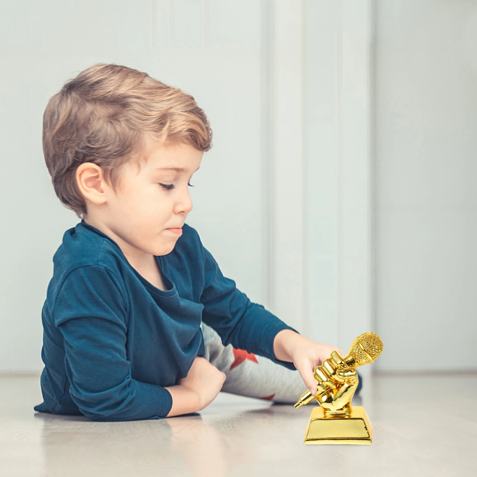 Creative Resin Microphone Trophy Kids School Competition Award Small Vintage Decorative Singing Music Trophies For Classroom
Creative Resin Microphone Trophy Kids School Competition Award Small Vintage Decorative Singing Music Trophies For Classroom