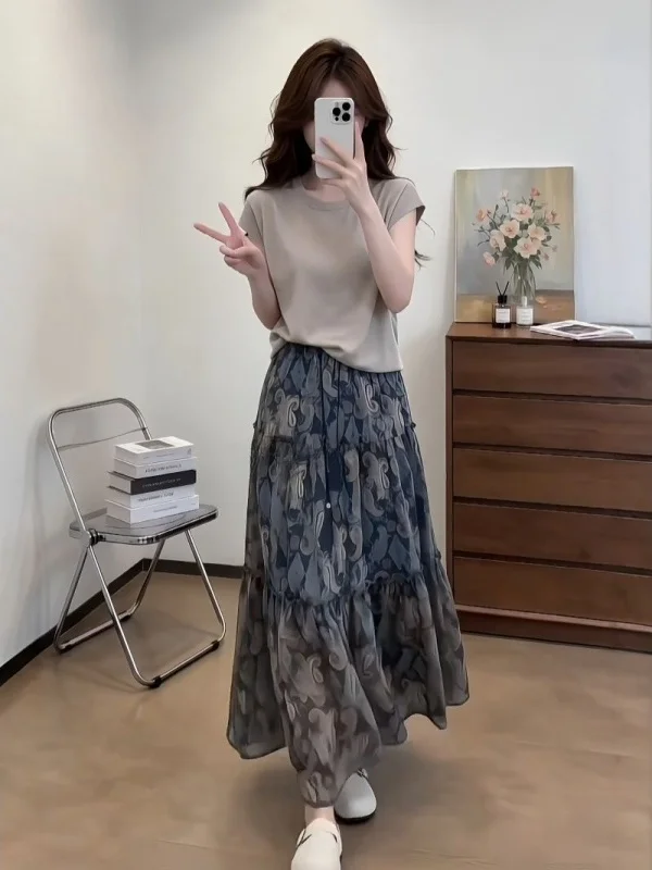 Fashionable Knitted Two-Piece Set Women's Summer 2026 Short Sleeve Top And High Waist Midi Skirt Ensemble Gentle And Versatile
Fashionable Knitted Two-Piece Set Women's Summer 2026 Short Sleeve Top And High Waist Midi Skirt Ensemble Gentle And Versatile